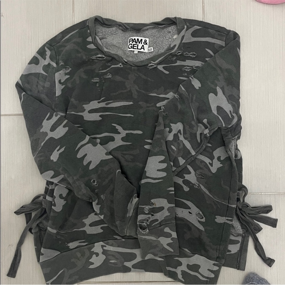Pam & Gela Sweaters BUNDLE - Picture 3 of 9